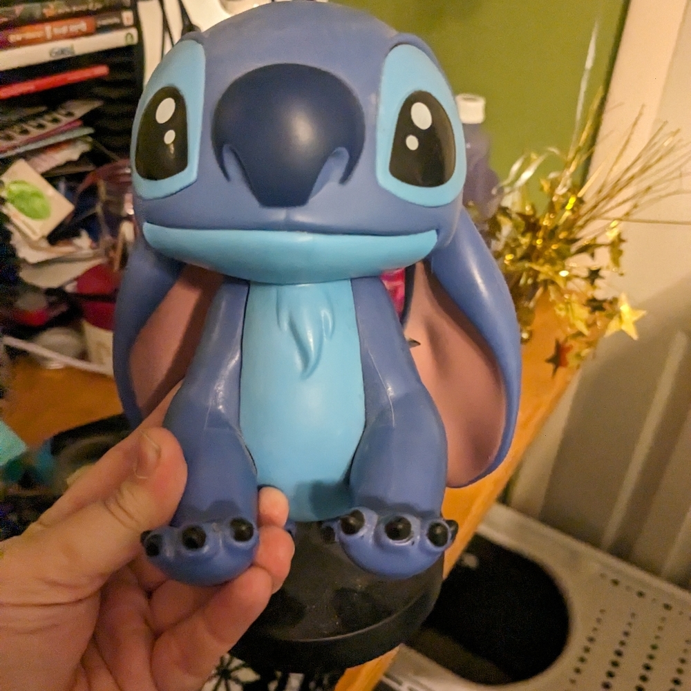 Stitch cable guy